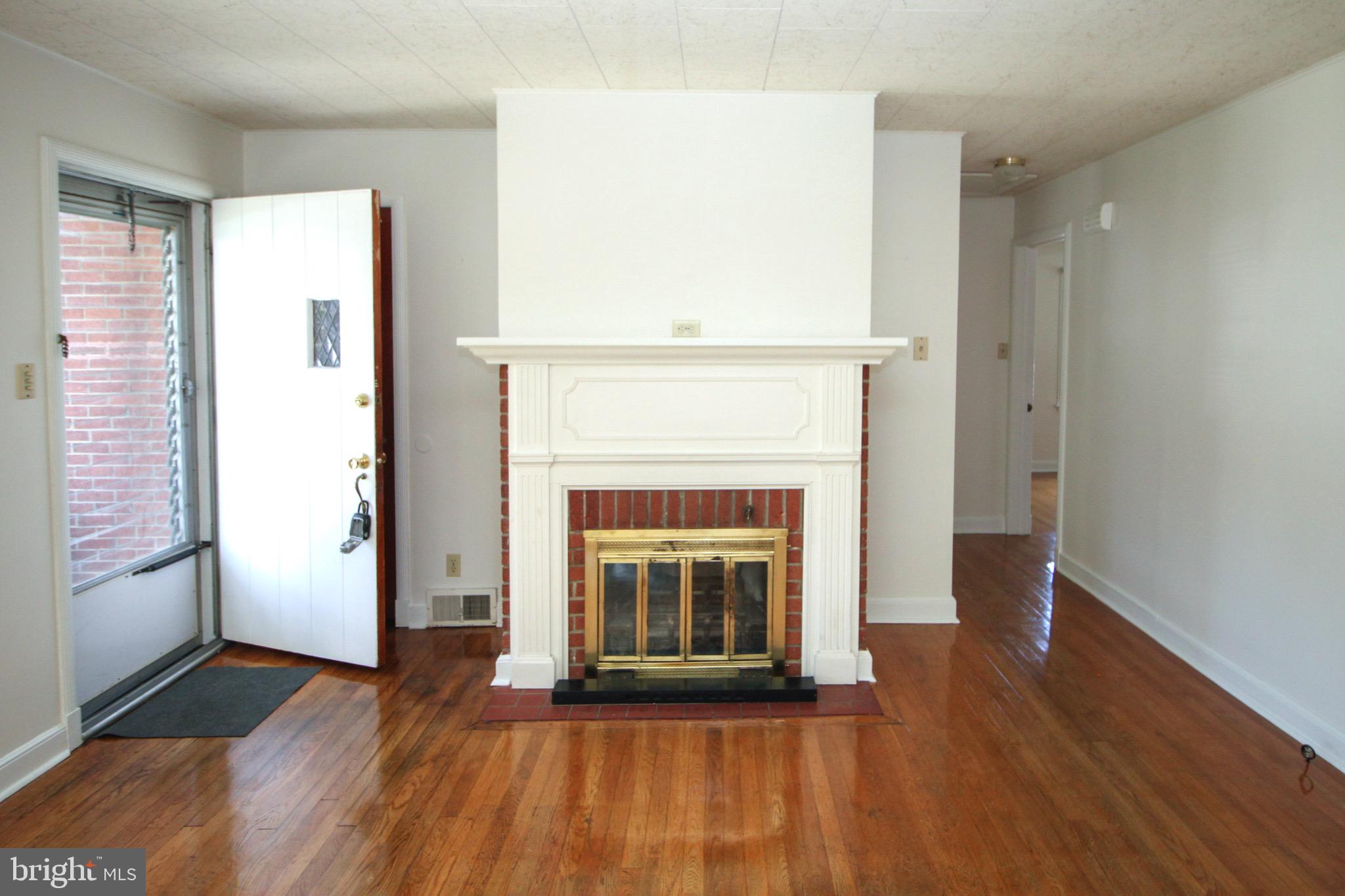 13505 Spriggs Road Hagerstown, MD 21742 - Photo 6 of 26 Fireplace