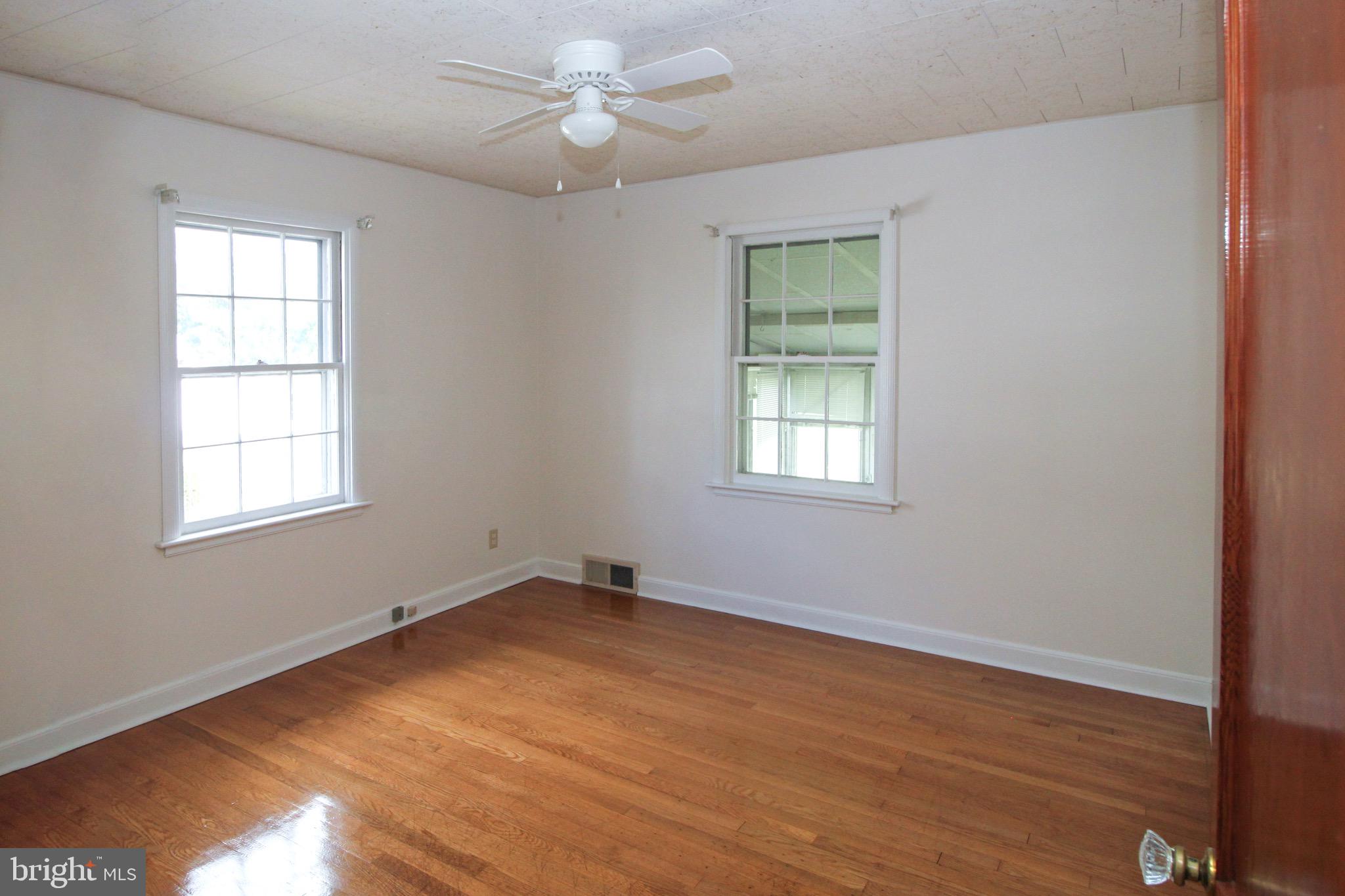 13505 Spriggs Road Hagerstown, MD 21742 - Photo 8 of 26 Bedroom