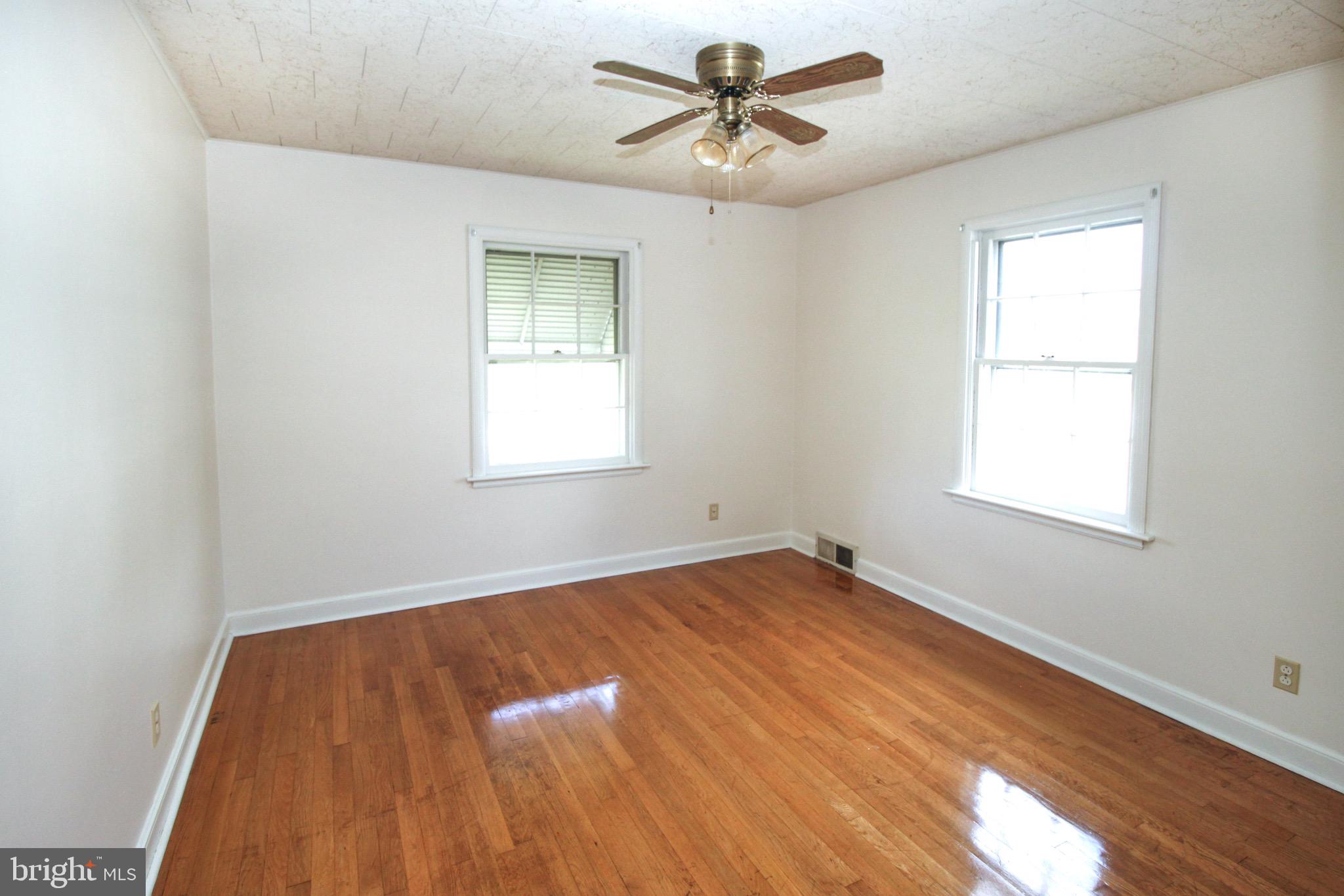 13505 Spriggs Road Hagerstown, MD 21742 - Photo 9 of 26 Bedroom