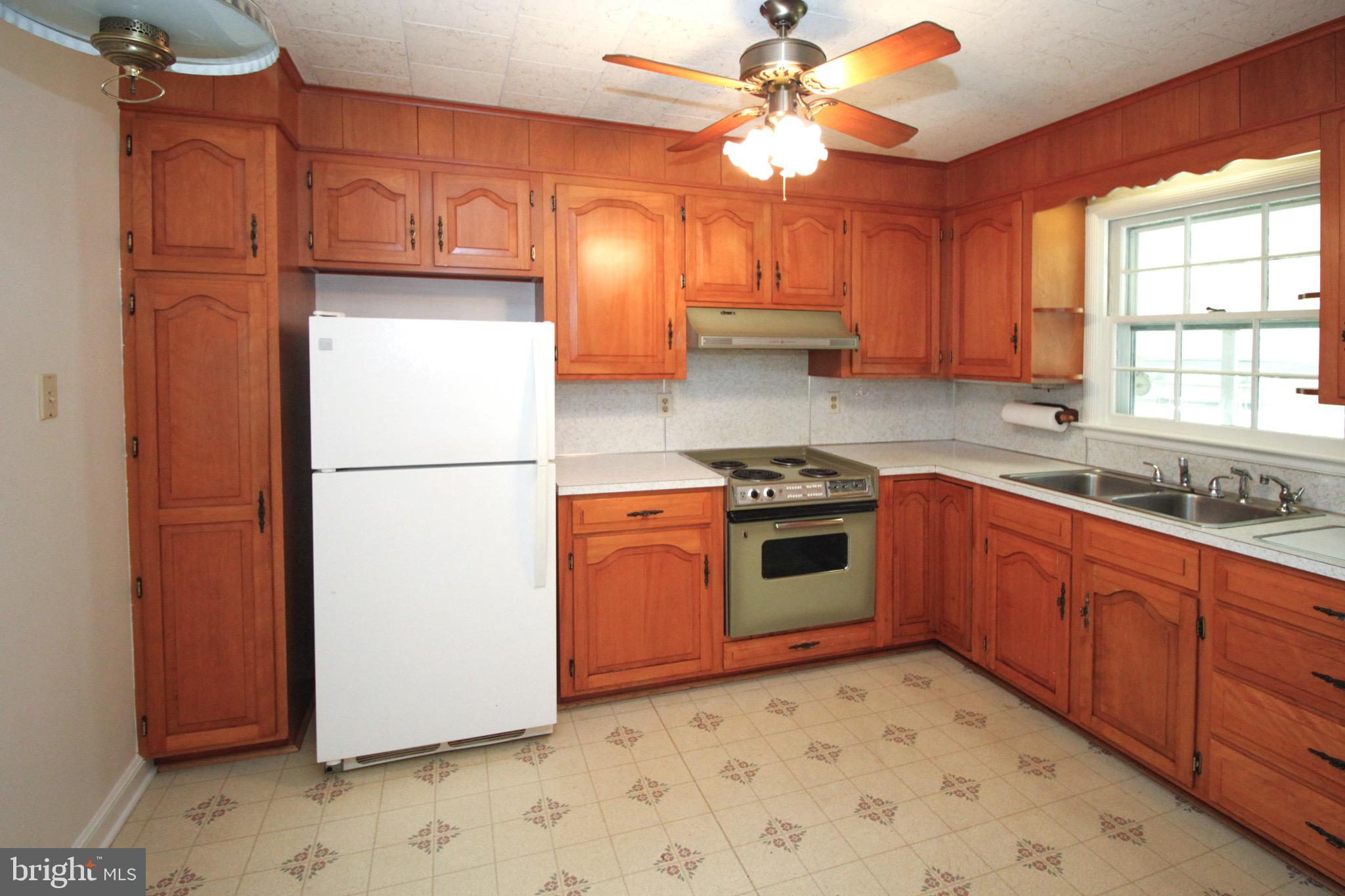13505 Spriggs Road Hagerstown, MD 21742 - Photo 10 of 26 Kitchen