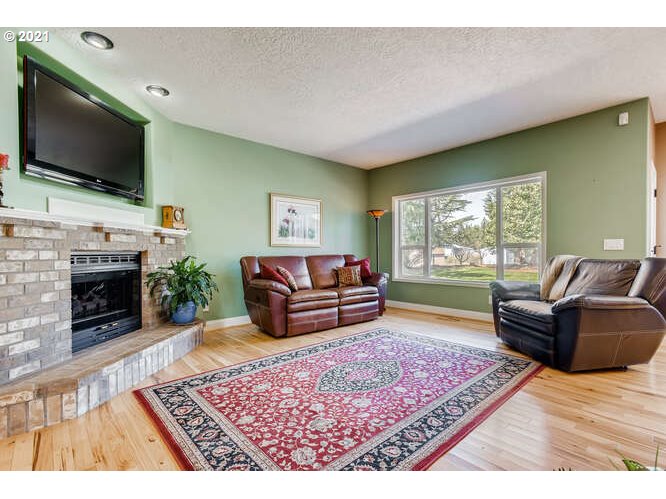 16433 South Ivel Road Beavercreek, OR 97004 - Photo 11 of 32 Gallery Image 11