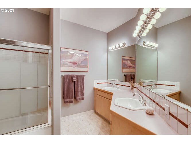 16433 South Ivel Road Beavercreek, OR 97004 - Photo 20 of 32 Gallery Image 20
