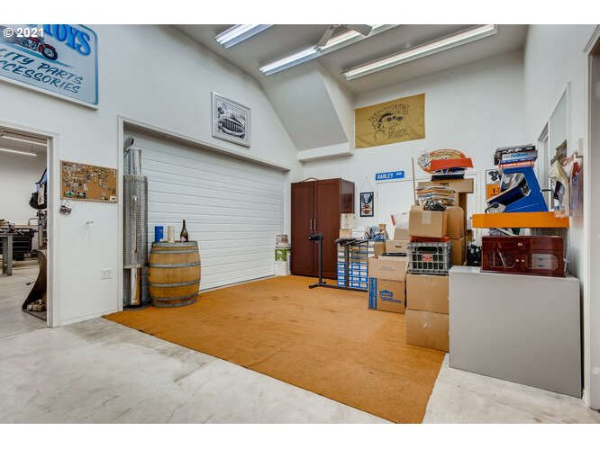 16433 South Ivel Road Beavercreek, OR 97004 - Photo 24 of 32 Gallery Image 24