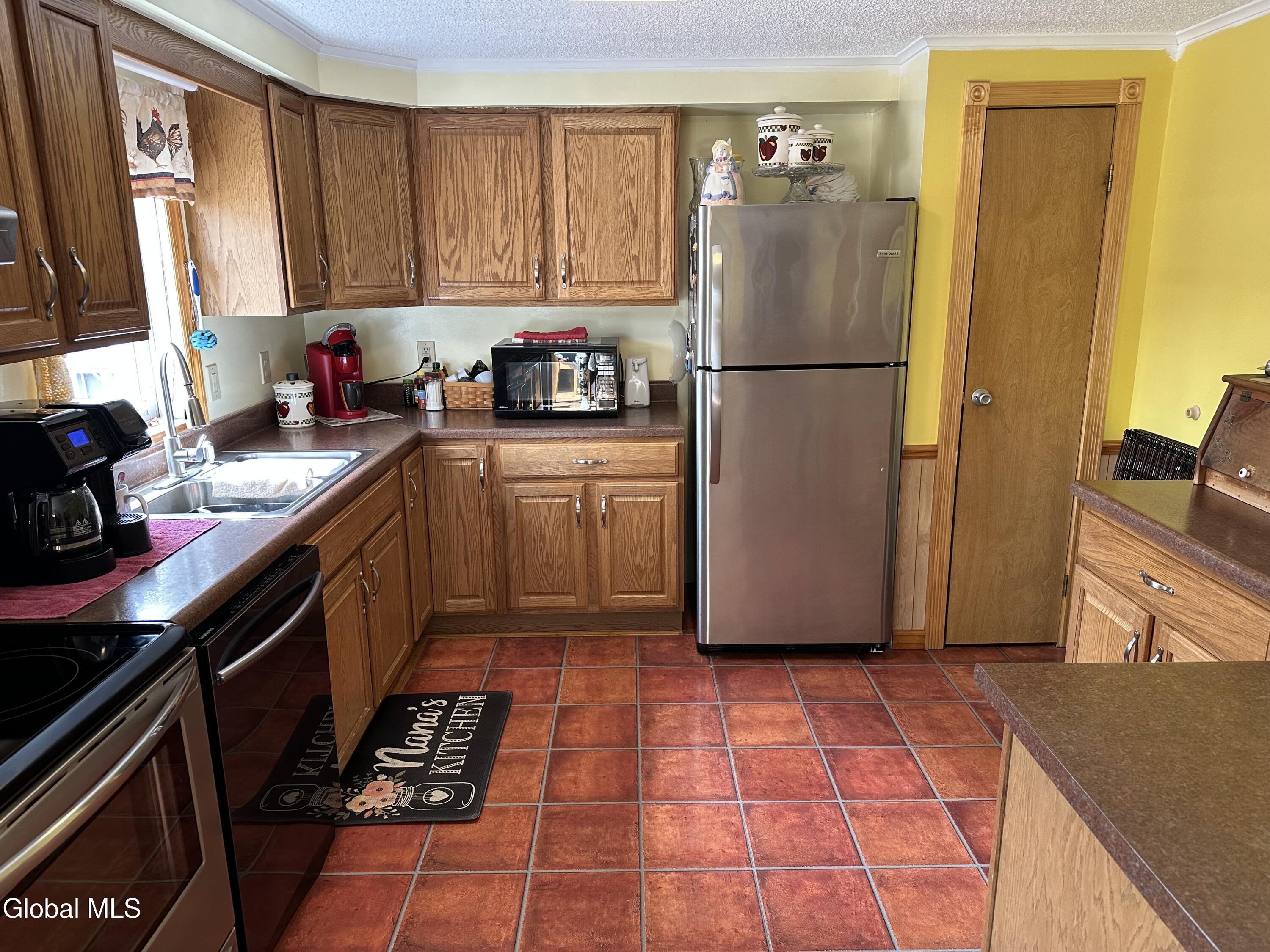 1541 Farley Road Hudson Falls, NY 12839 - Photo 7 of 11 IMG_5358 (1)