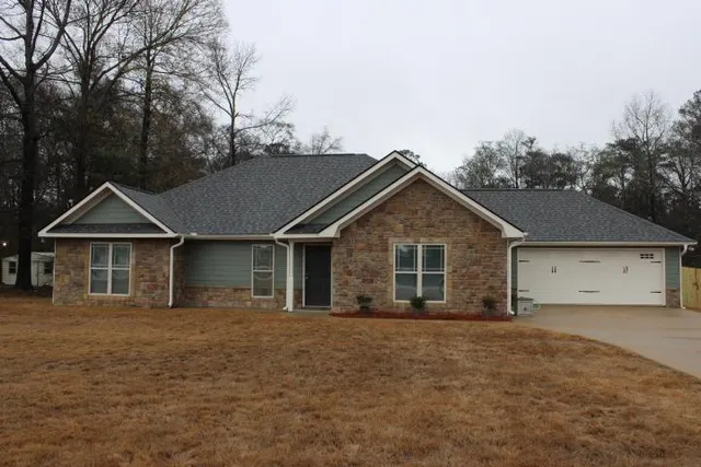 $289,900 | 3 Isbell Road, Fort Mitchell, AL 36856