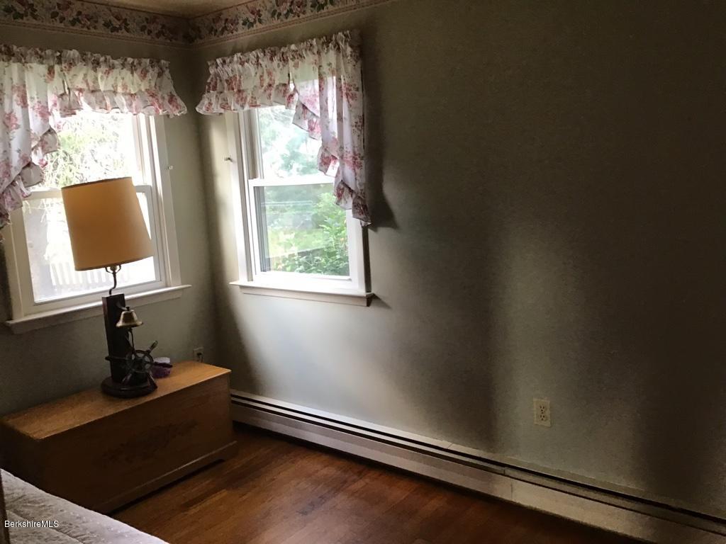25 Oak Hill Road Pittsfield, MA 01201 - Photo 22 of 27 Bedroom 3