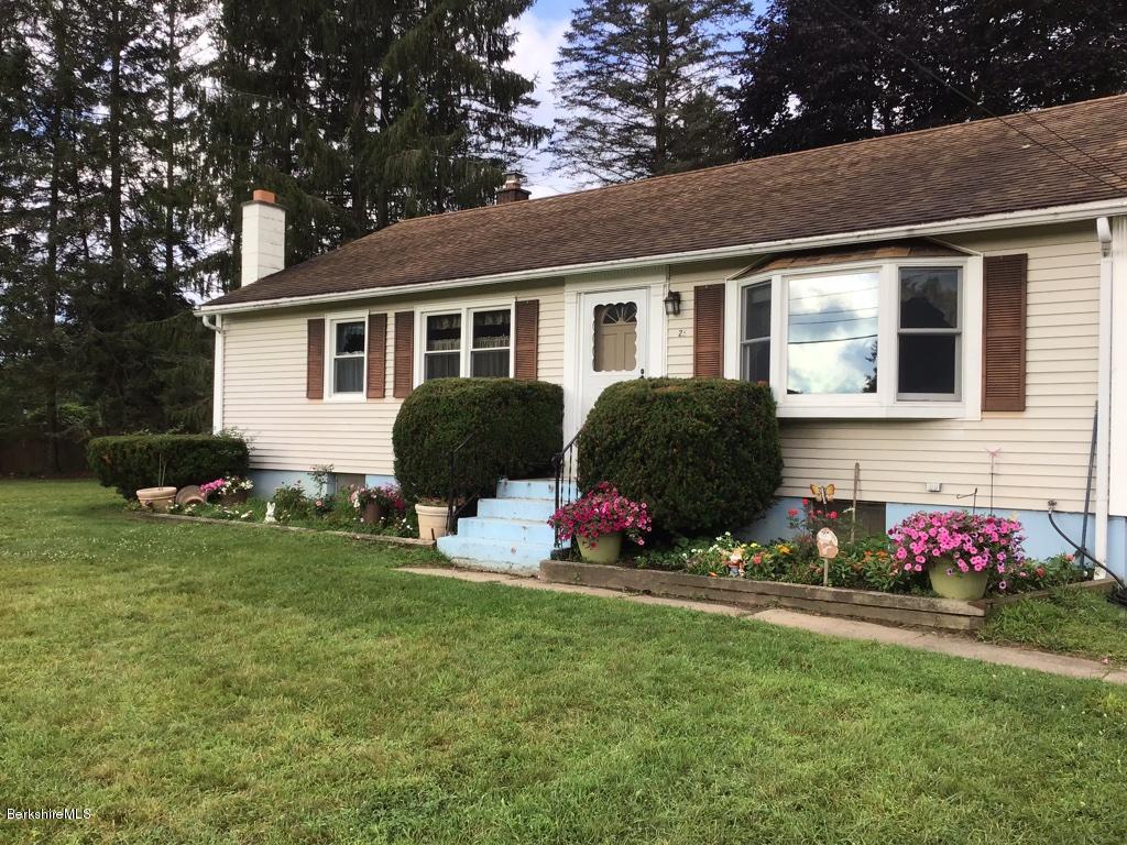 25 Oak Hill Road Pittsfield, MA 01201 - Photo 4 of 27 front of home