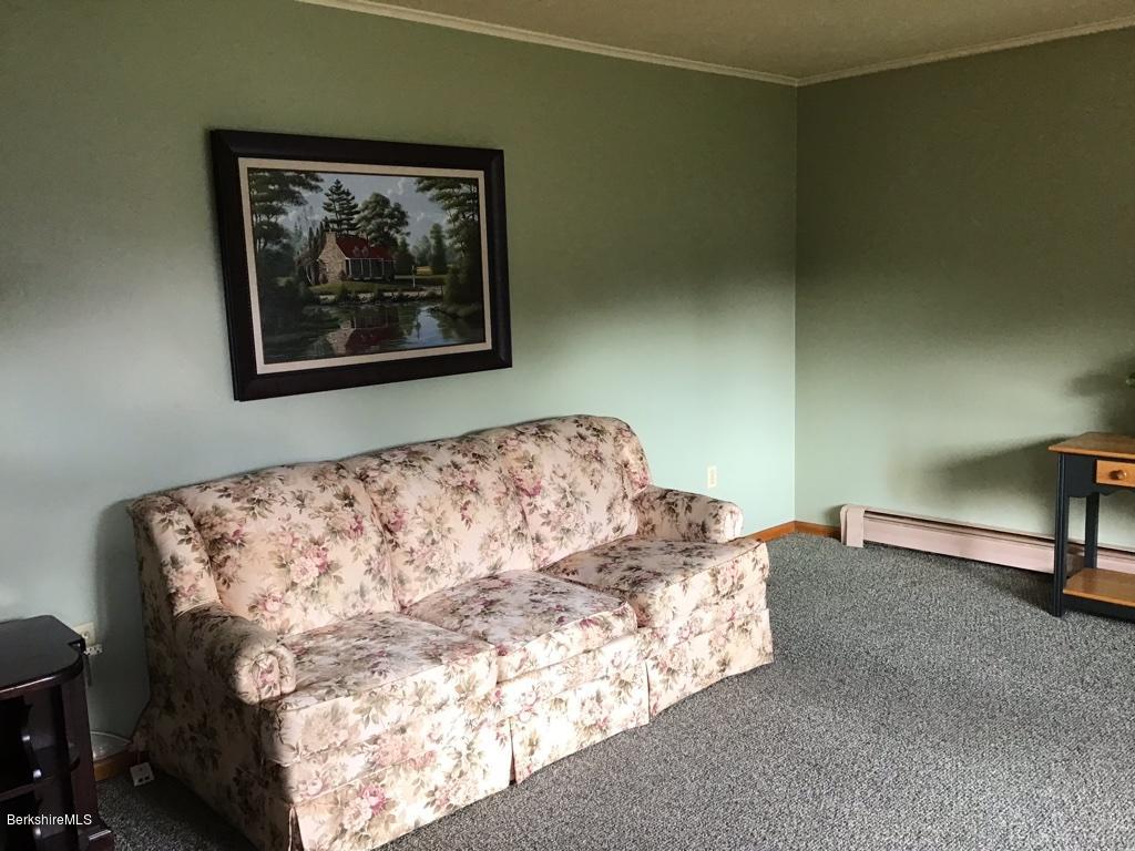 25 Oak Hill Road Pittsfield, MA 01201 - Photo 5 of 27 Living Room