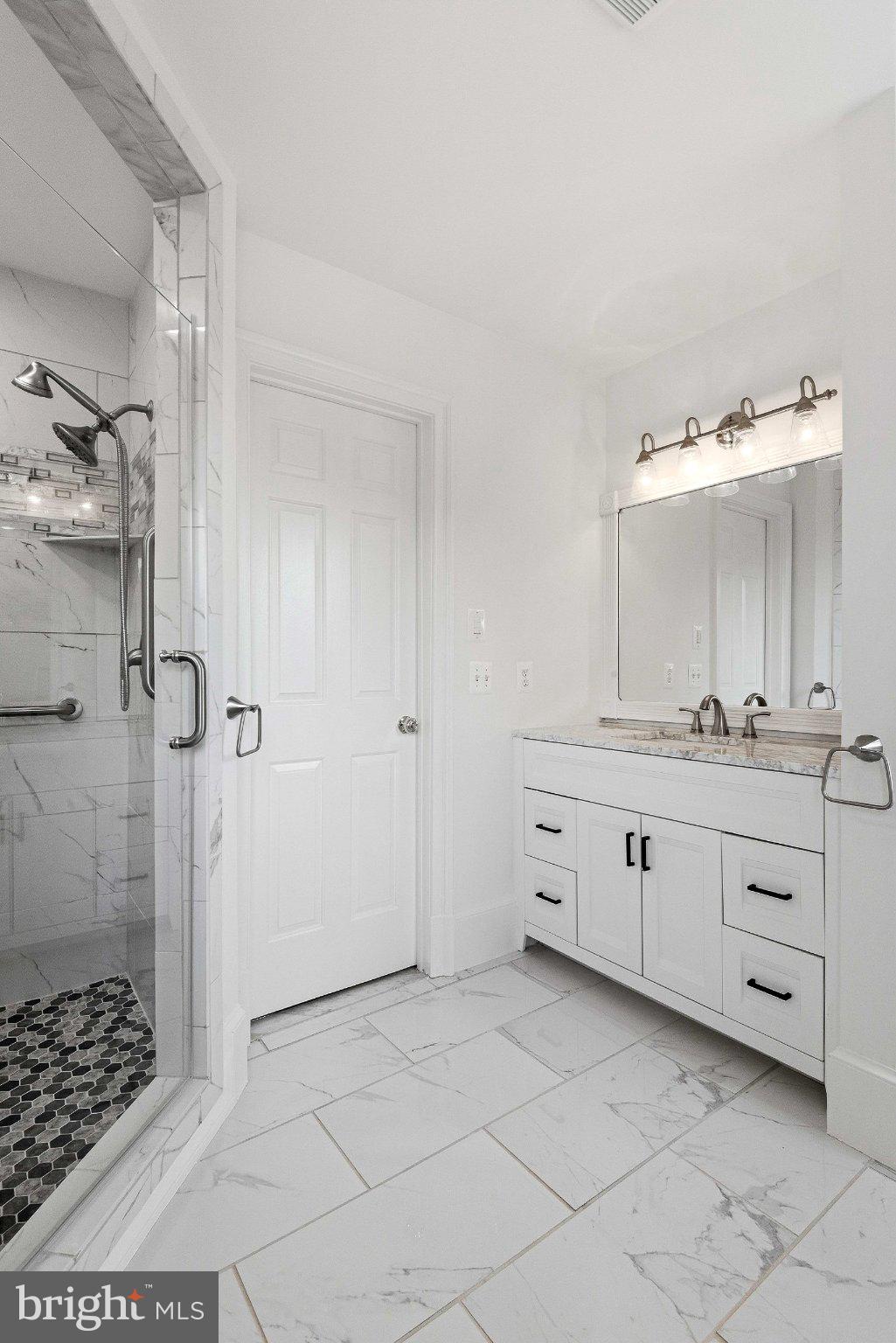 4308 High Ridge Road Haymarket, VA 20169 - Photo 16 of 94 En Suite