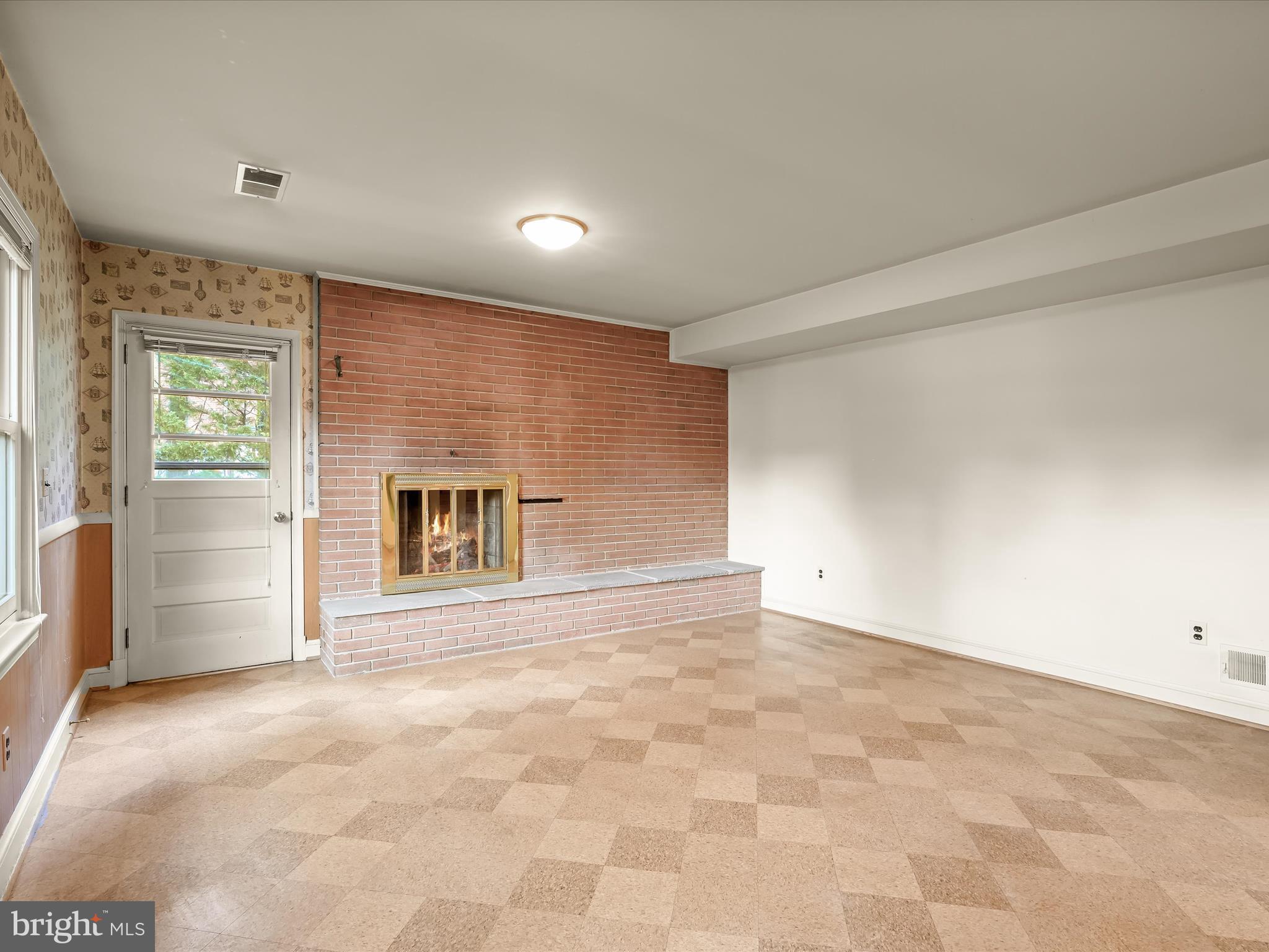 13205 Glenhill Road Silver Spring, MD 20904 - Photo 26 of 49 Family Room