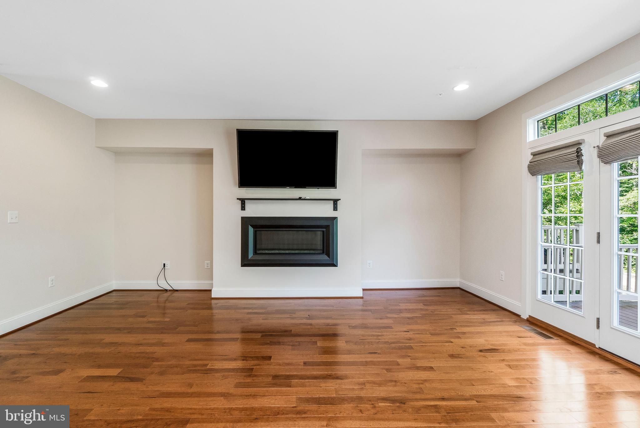 150 Merrimack Way Arnold, MD 21012 - Photo 5 of 39