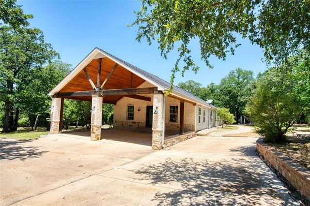 $469,900 | 420 North Road, Kennedale, TX 76060