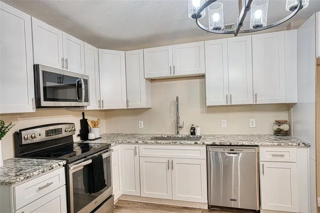 $469,900 | 420 North Road, Kennedale, TX 76060