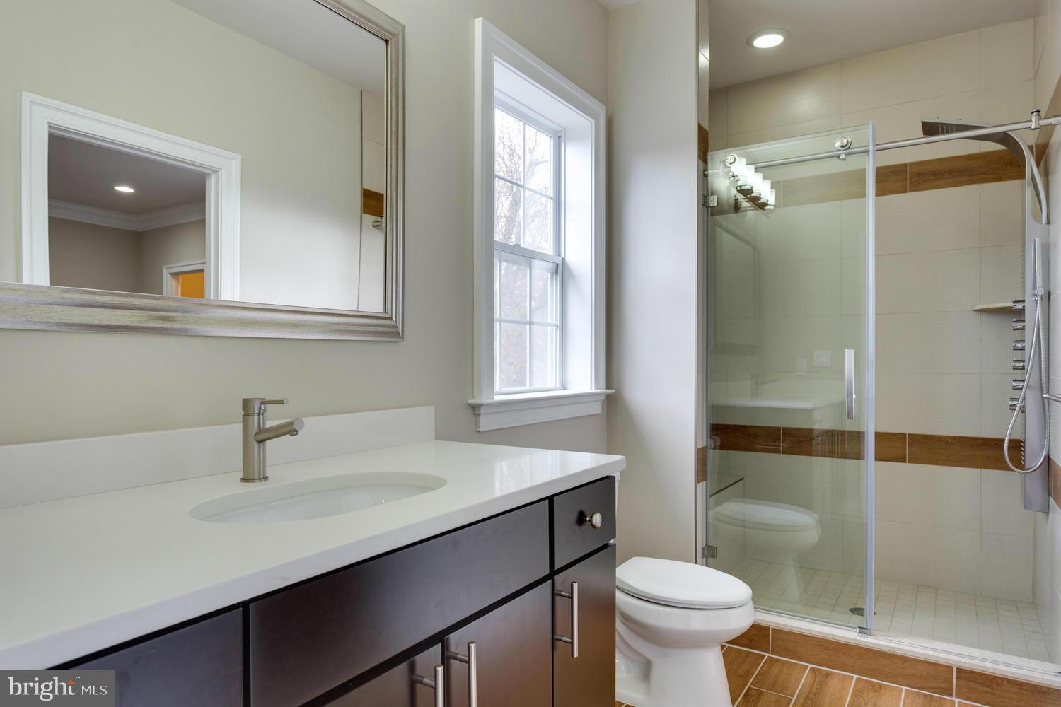 7001 Churchill Road McLean, VA 22101 - Photo 22 of 30 Bath