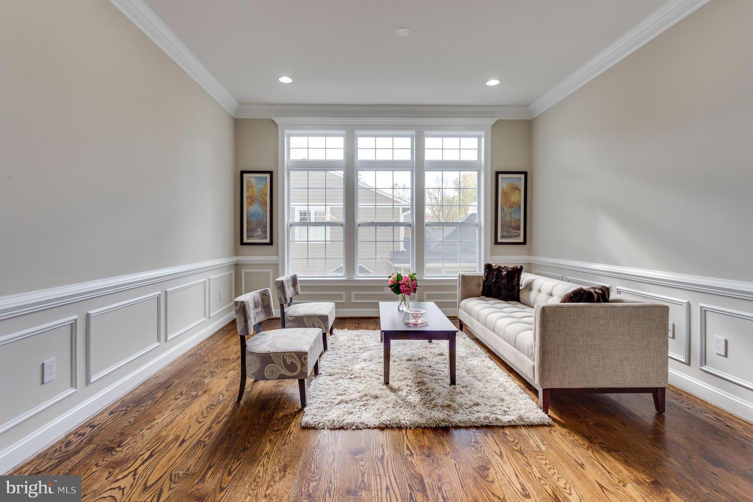 7001 Churchill Road McLean, VA 22101 - Photo 6 of 30 Living Room