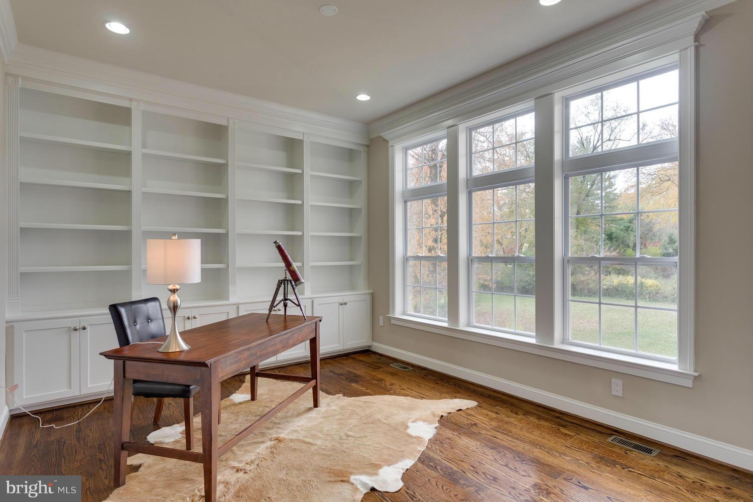 7001 Churchill Road McLean, VA 22101 - Photo 7 of 30 Interior (General)
