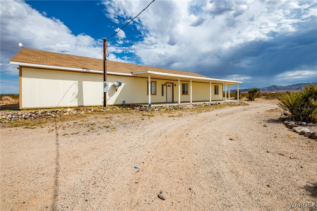 4055 Ramon Drive Golden Valley, AZ 86413 - Photo 17 of 45 Front of Structure