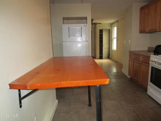 $1,300 | 1303 8th Avenue, Watervliet, NY 12189