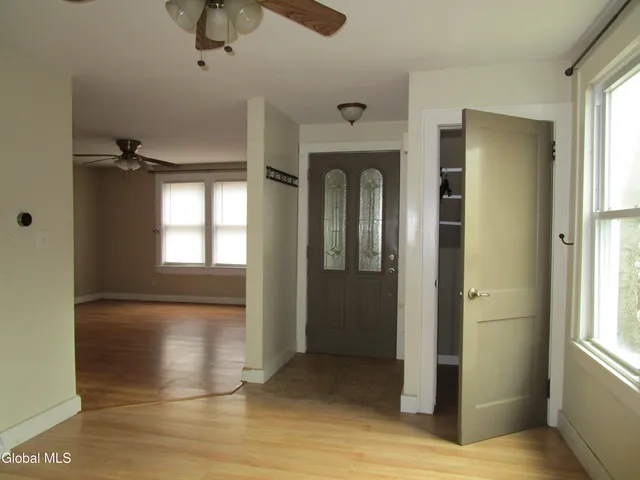 $1,300 | 1303 8th Avenue, Watervliet, NY 12189