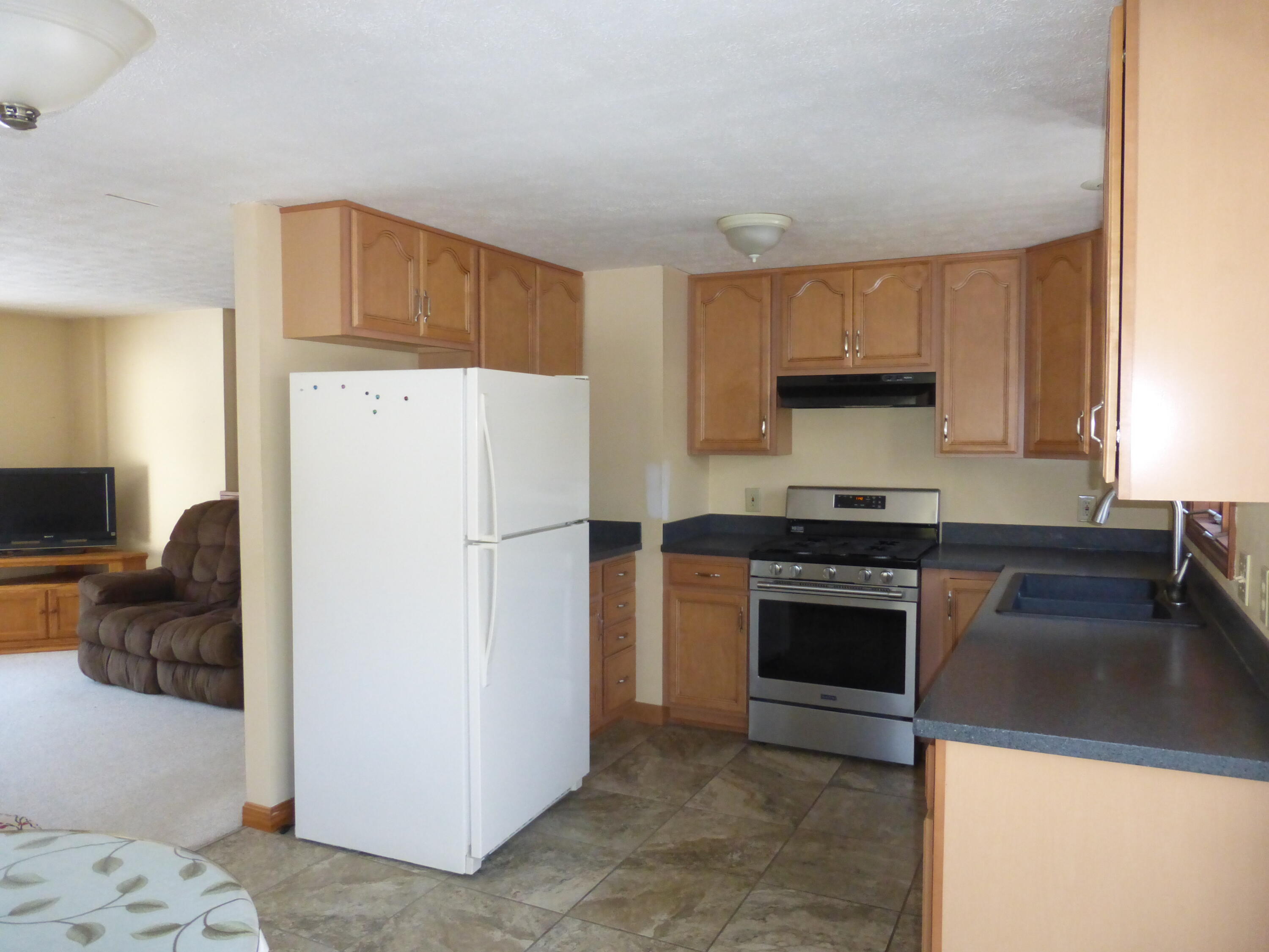 986 New County Road Biddeford, ME 04005 - Photo 4 of 28 P1030134