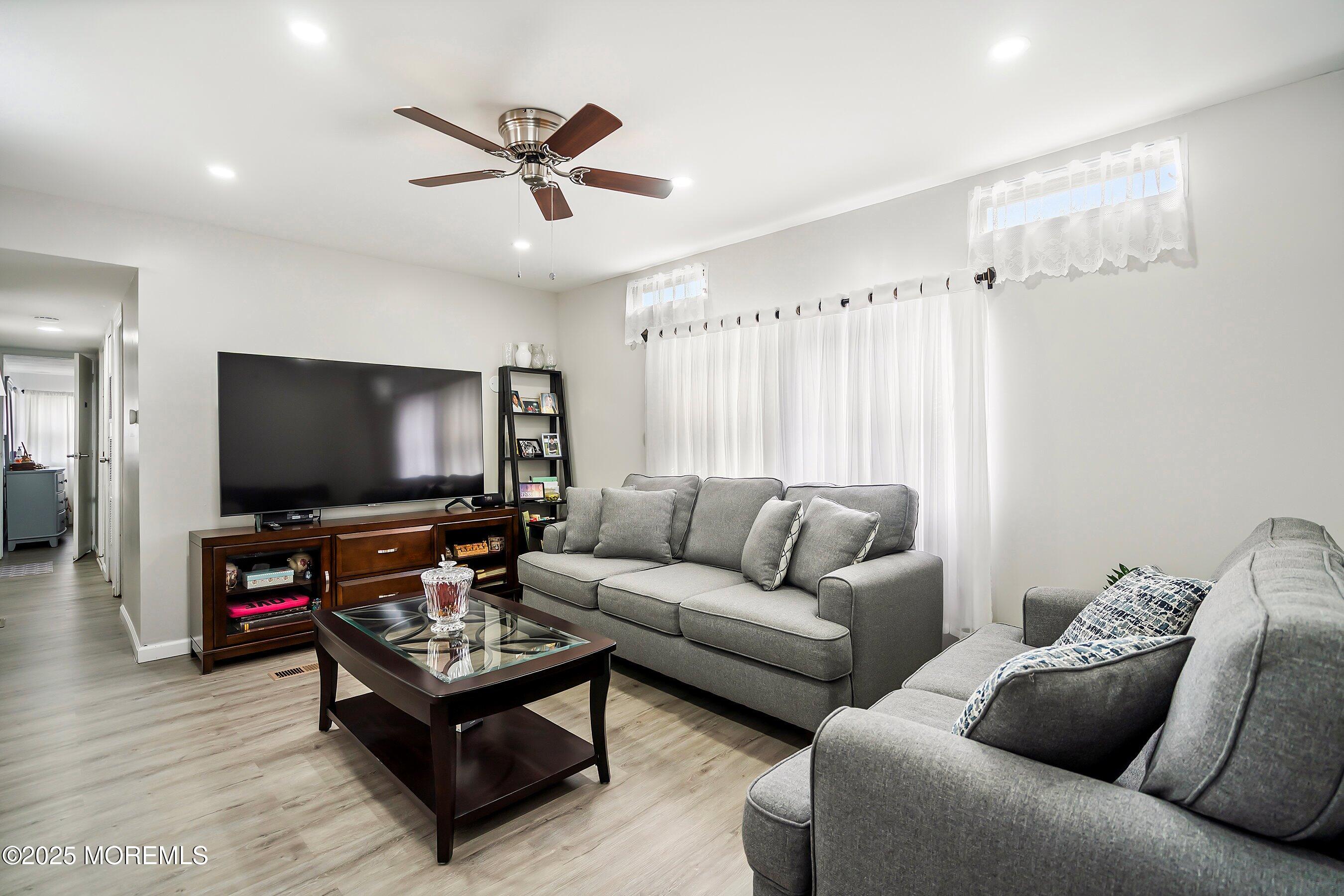 239 Lane C Hazlet, NJ 07730 - Photo 7 of 15 06-Living