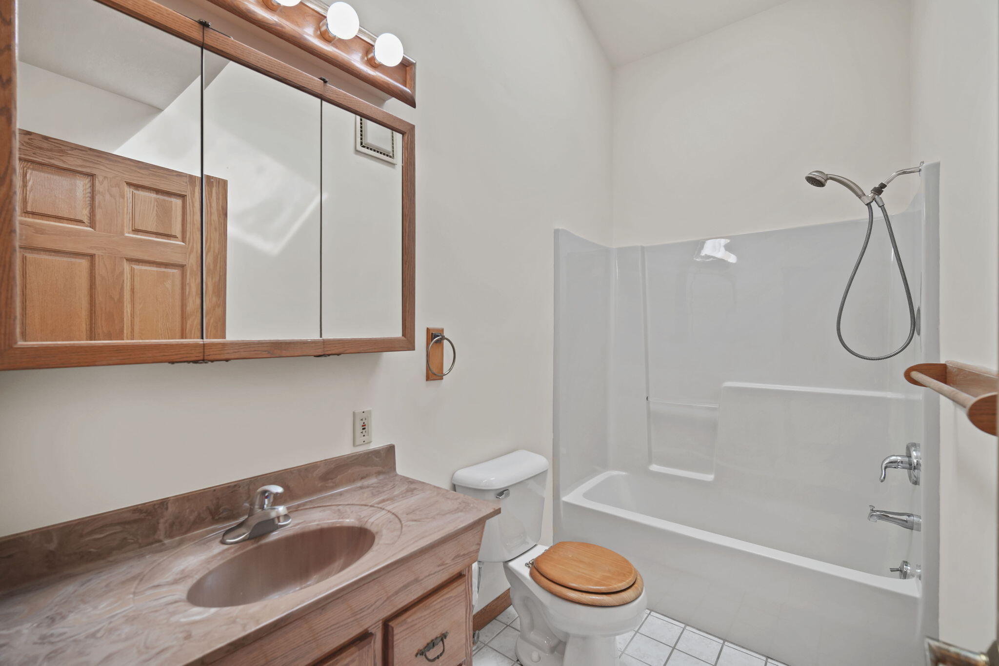 13274 Clinton Road Onondaga, MI 49264 - Photo 20 of 63 20