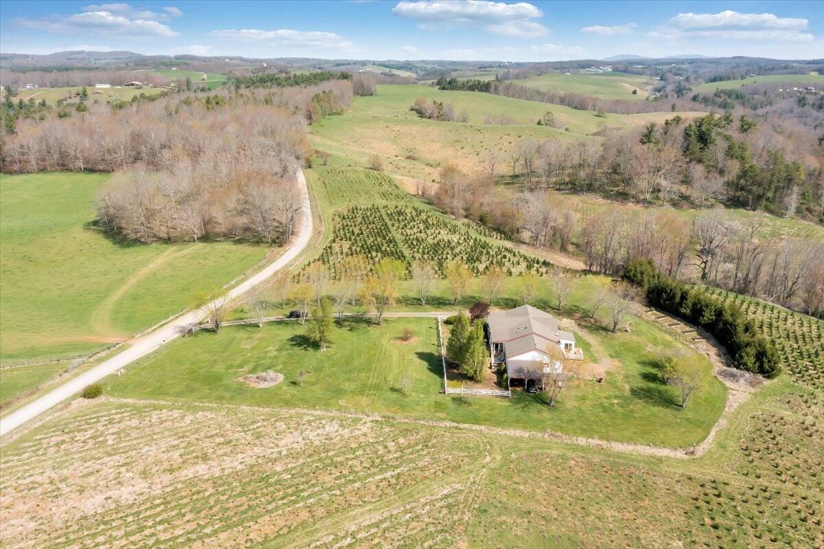 385 Sunny Ridge Road Northeast Floyd, VA 24091 - Photo 3 of 50 40-DJI_0572