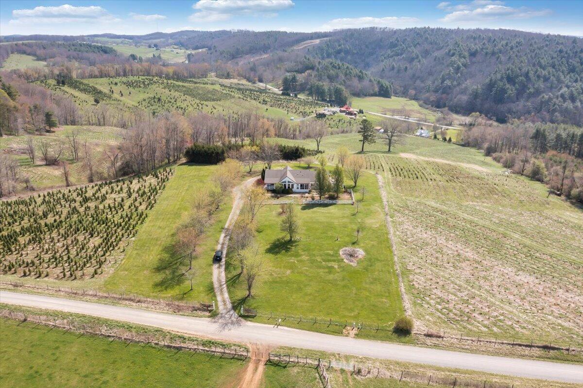 385 Sunny Ridge Road Northeast Floyd, VA 24091 - Photo 4 of 50 39-DJI_0571