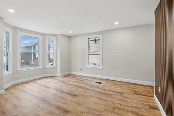 $885,000 | 9 Cross Street, Somerville, MA 02145