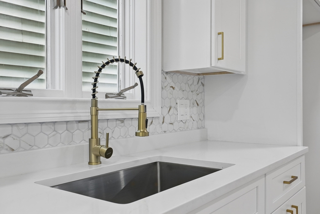 9 Cross Street Somerville, MA 02145 - Photo 6 of 40