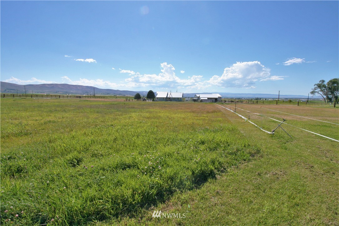 660 Hamilton Road Ellensburg, WA 98926 - Photo 3 of 20 Gallery Image 3