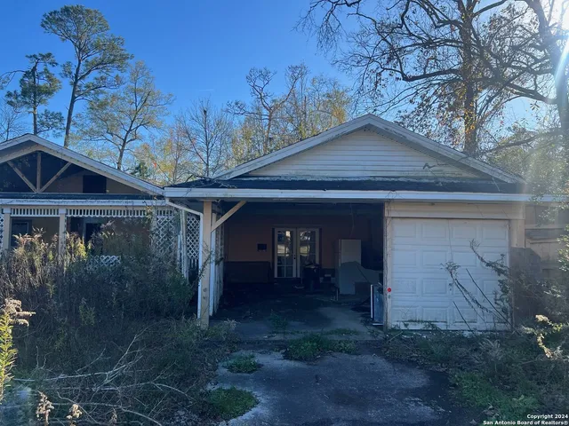 $49,999 | 184 County Road 4188, Orange, TX 77632