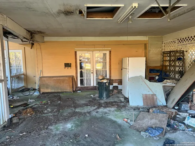 $49,999 | 184 County Road 4188, Orange, TX 77632