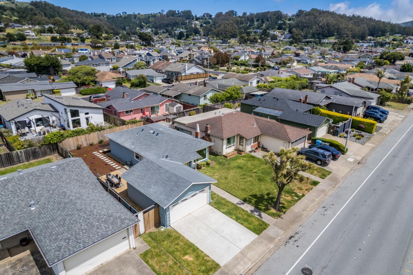 675 Linda Mar Boulevard Pacifica, CA 94044 - Photo 34 of 44 an aerial view of a residential houses with outdoor space and street view