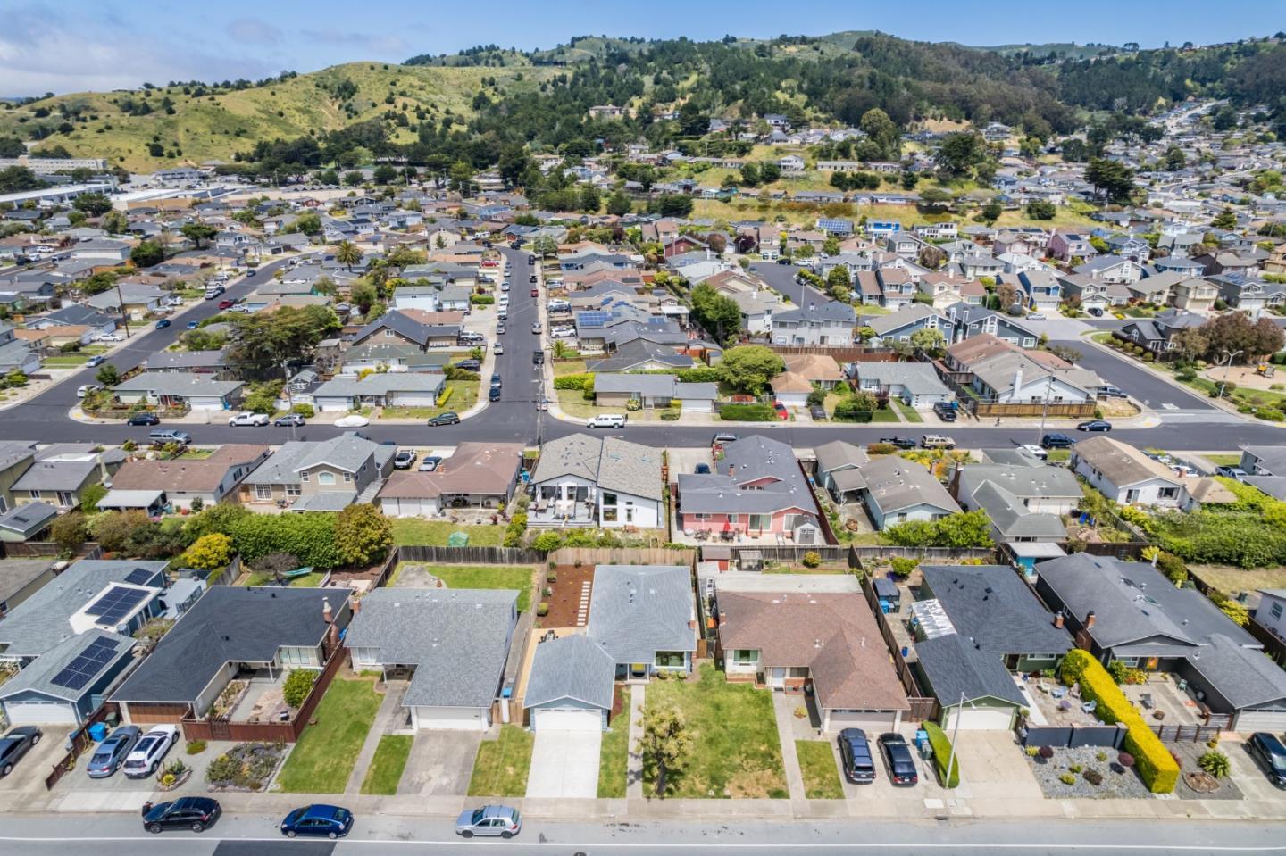 675 Linda Mar Boulevard Pacifica, CA 94044 - Photo 39 of 44 an aerial view of residential houses with outdoor space