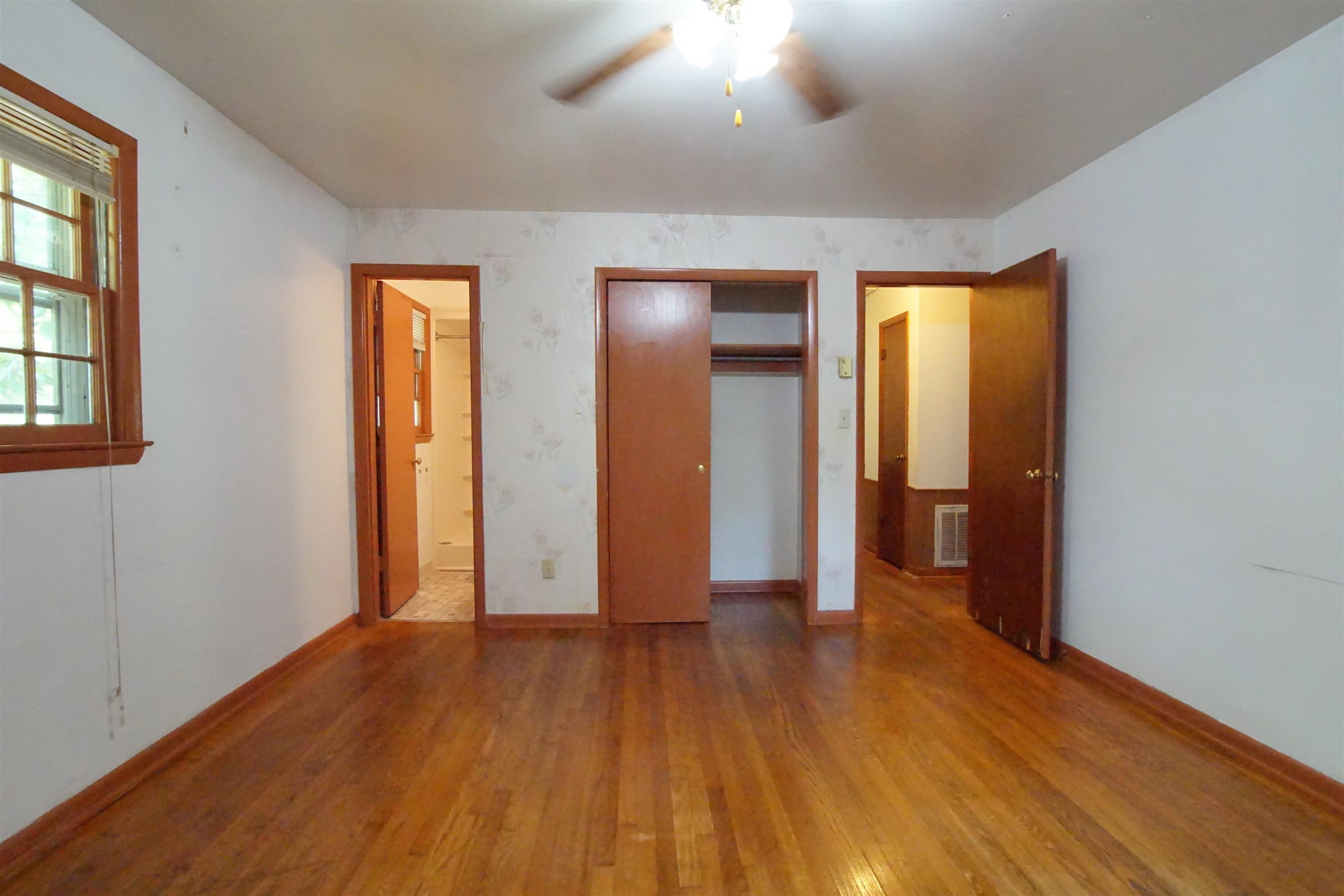 1729 Crest Road Raleigh, NC 27606 - Photo 6 of 21 Photo 6