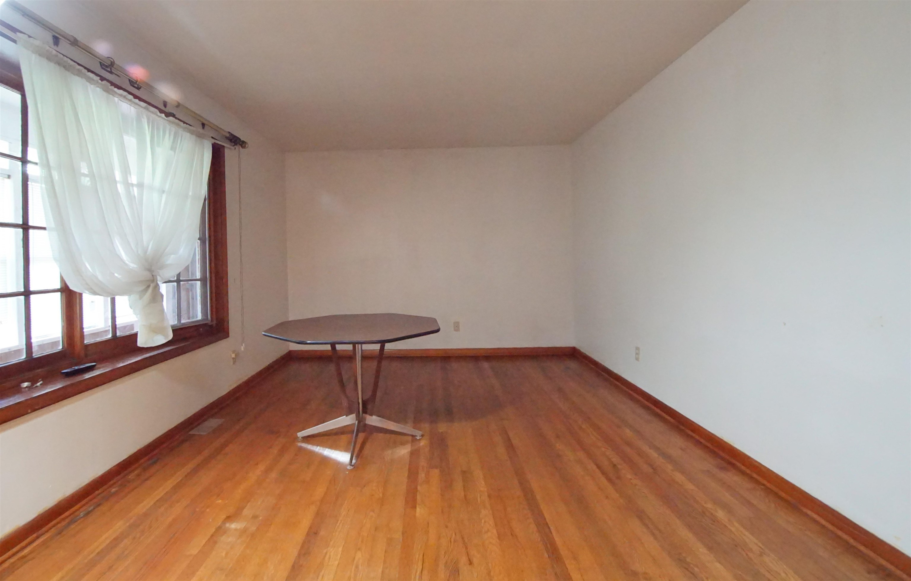 1729 Crest Road Raleigh, NC 27606 - Photo 9 of 21 Photo 9