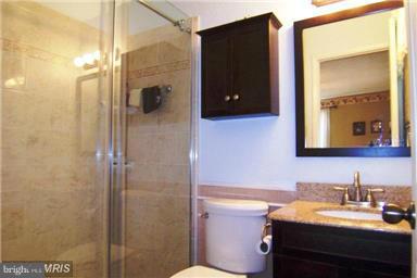 117 Mt Union Road Fayetteville, PA 17222 - Photo 10 of 30 Bath (Master)