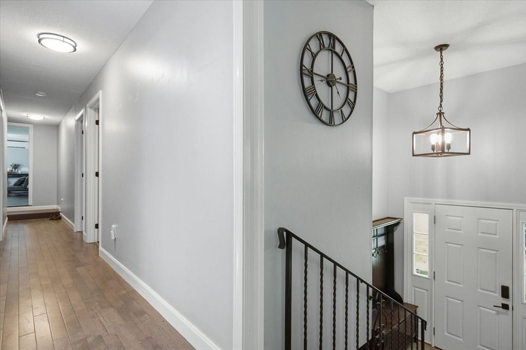 10 Buttonwood Road Amesbury, MA 01913 - Photo 11 of 37