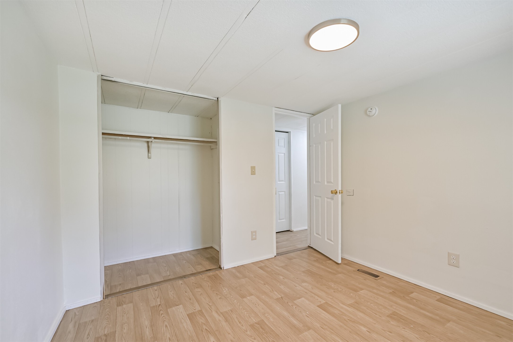 1749 Max Road, Unit 4 Pearland, TX 77581 - Photo 22 of 33 Bedroom 2