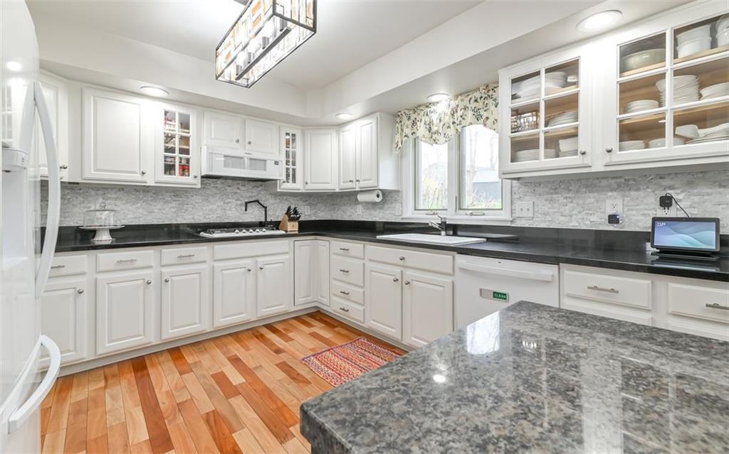 259 Logan Road Gibsonia, PA 15044 - Photo 8 of 48 Gallery Image 8