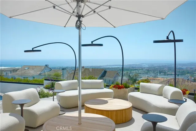 $15,900,000 | 17 Muir Beach Circle, Corona del Mar, CA 92625