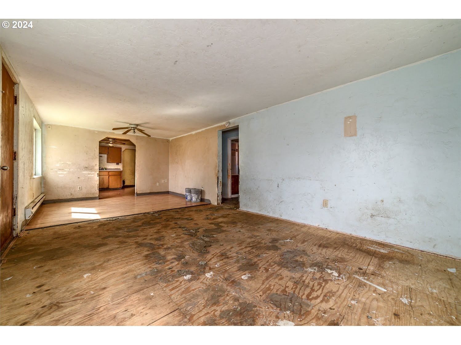 90534 Link Road Eugene, OR 97402 - Photo 6 of 19 a view of empty room