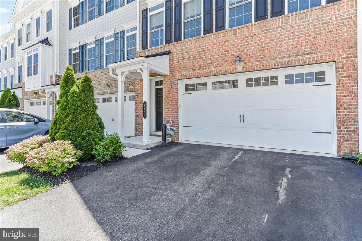 855 Stonecliffe Road Malvern, PA 19355 - Photo 2 of 32