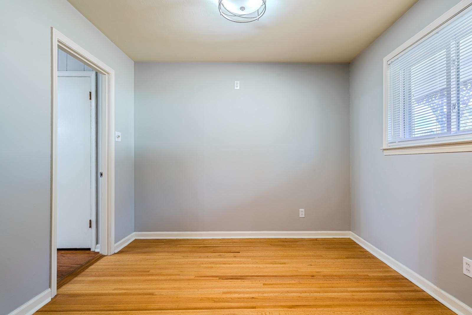 4202 Ambrose Road Memphis, TN 38116 - Photo 9 of 28 a view of empty room with window
