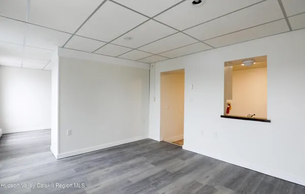 $1,450 | 184-186 Broadway, Unit 2D, Port Ewen, NY 12466