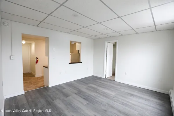 $1,450 | 184-186 Broadway, Unit 2D, Port Ewen, NY 12466