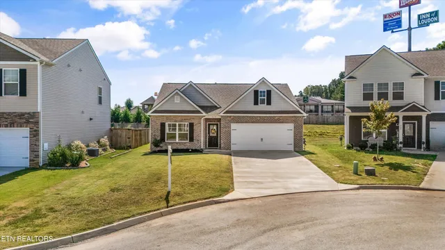 $375,000 | 513 Cedar Park Drive, Loudon, TN 37774