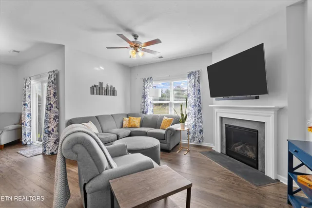 $375,000 | 513 Cedar Park Drive, Loudon, TN 37774