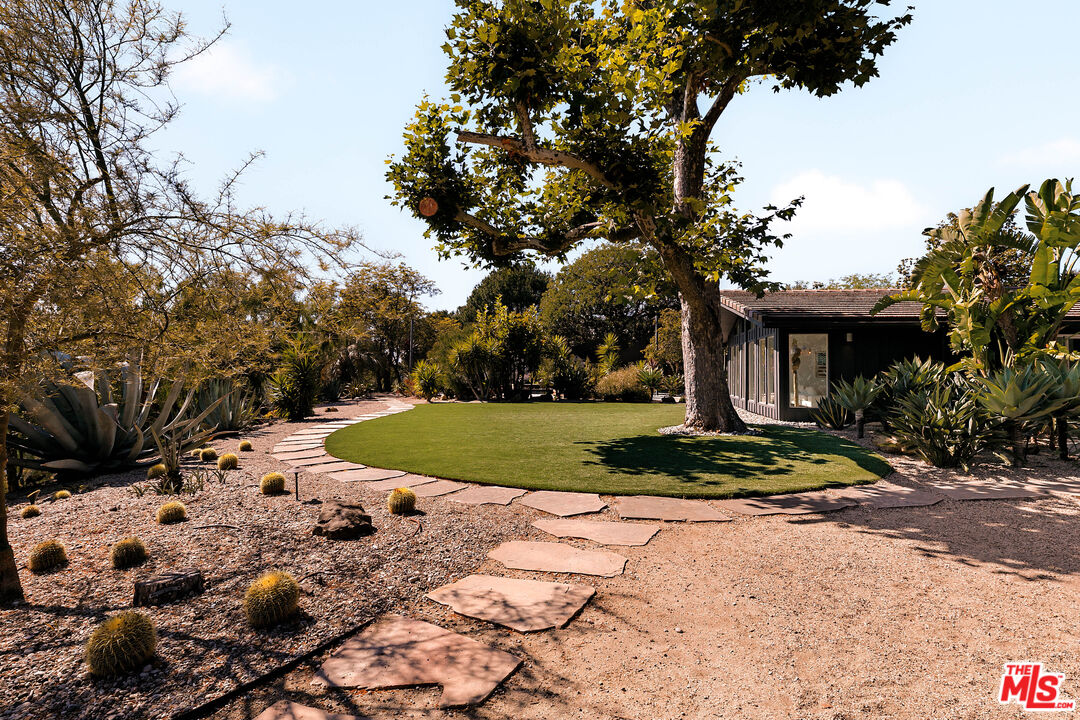 12460 Yellow Hill Road Malibu, CA 90265 - Photo 47 of 63
